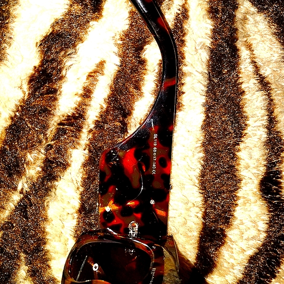 designer logo frames - Picture 4 of 11